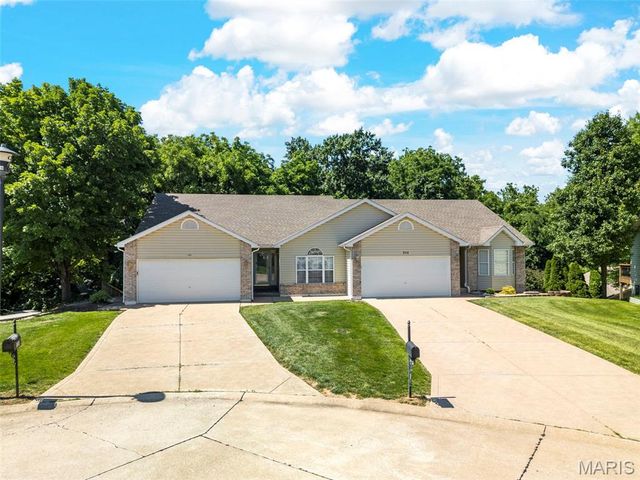 520 Woodview Meadows Court, Wentzville, MO 63385