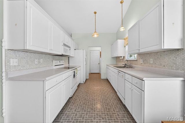 520 Woodview Meadows Court, Wentzville, MO 63385