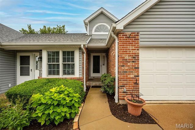 308 Kehrs Mill Bend Court, Ballwin, MO 63011
