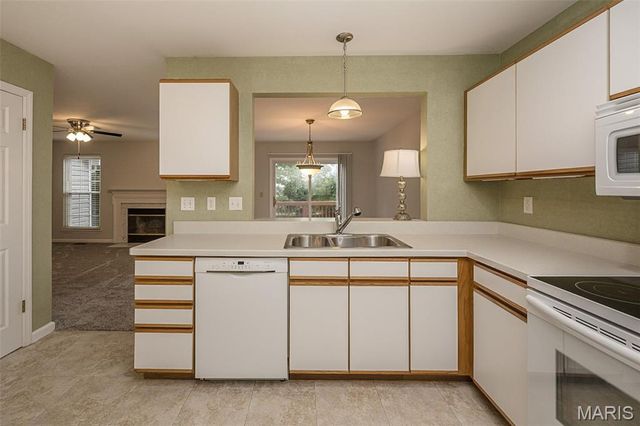 308 Kehrs Mill Bend Court, Ballwin, MO 63011