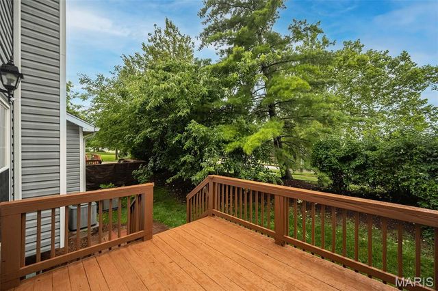 308 Kehrs Mill Bend Court, Ballwin, MO 63011