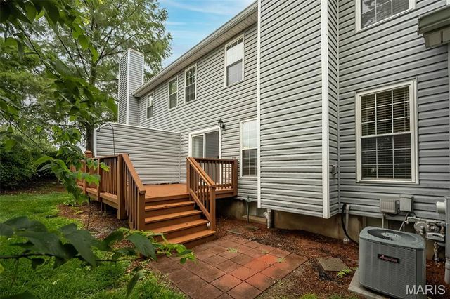 308 Kehrs Mill Bend Court, Ballwin, MO 63011