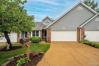 308 Kehrs Mill Bend Court, Ballwin, MO 63011