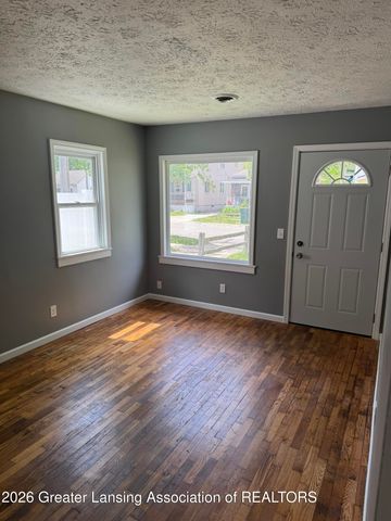 517 S Fairview Avenue, Lansing, MI 48912