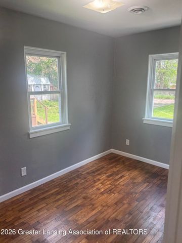 517 S Fairview Avenue, Lansing, MI 48912