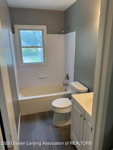 517 S Fairview Avenue, Lansing, MI 48912