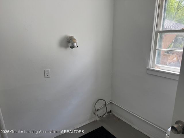 517 S Fairview Avenue, Lansing, MI 48912