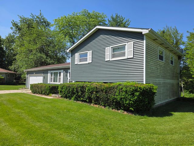 785 Aztec Court, Lowell, IN 46356