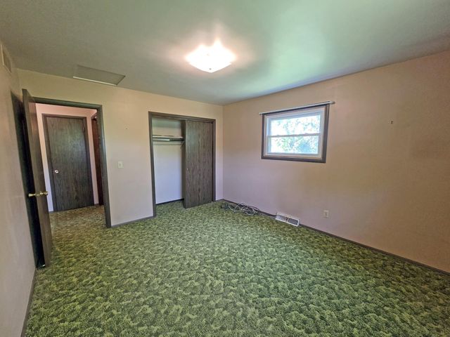785 Aztec Court, Lowell, IN 46356