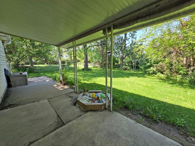 785 Aztec Court, Lowell, IN 46356