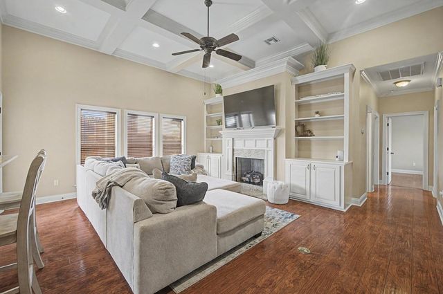 210 Chantilly Drive, Houma, LA 70360
