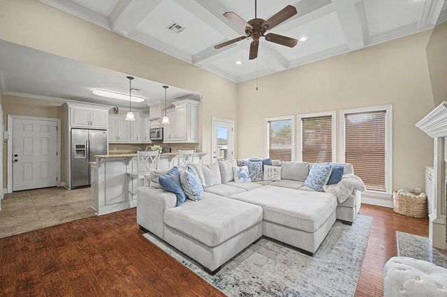 210 Chantilly Drive, Houma, LA 70360