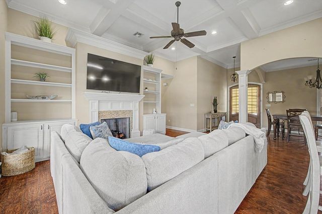 210 Chantilly Drive, Houma, LA 70360