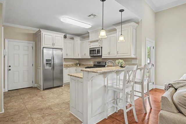210 Chantilly Drive, Houma, LA 70360