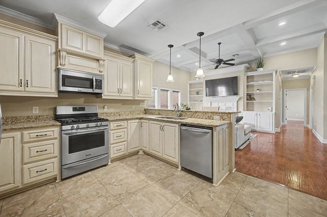 210 Chantilly Drive, Houma, LA 70360
