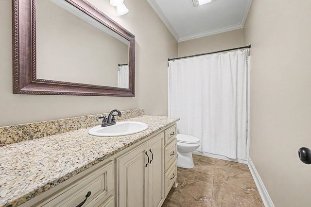 210 Chantilly Drive, Houma, LA 70360