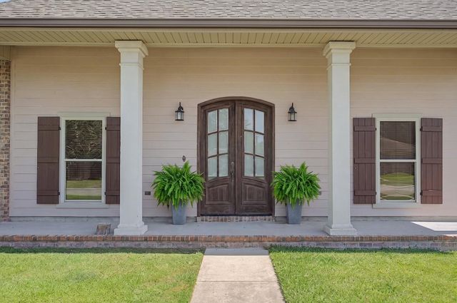 210 Chantilly Drive, Houma, LA 70360
