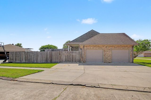 210 Chantilly Drive, Houma, LA 70360