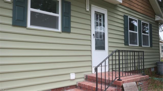 276 Harris Creek RD, Hampton, VA 23669