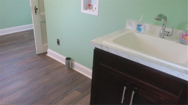 276 Harris Creek RD, Hampton, VA 23669