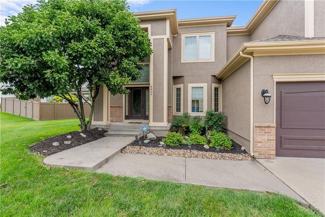 8804 SE 1st Street, Lee's Summit, MO 64064