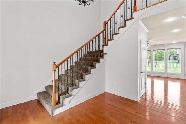 8804 SE 1st Street, Lee's Summit, MO 64064