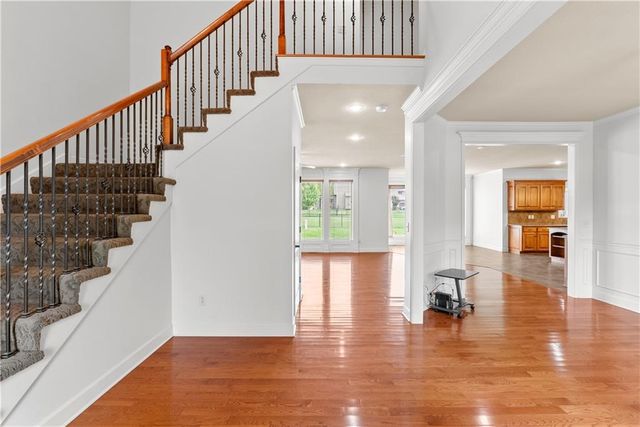 8804 SE 1st Street, Lee's Summit, MO 64064