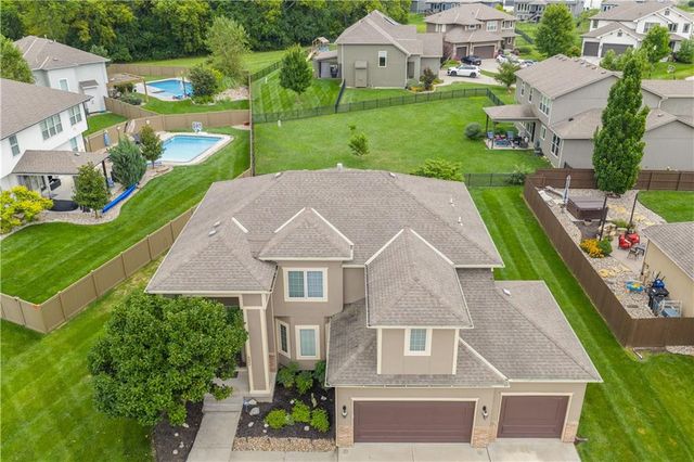 8804 SE 1st Street, Lee's Summit, MO 64064