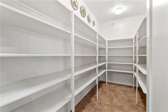 8804 SE 1st Street, Lee's Summit, MO 64064