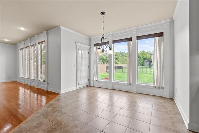 8804 SE 1st Street, Lee's Summit, MO 64064