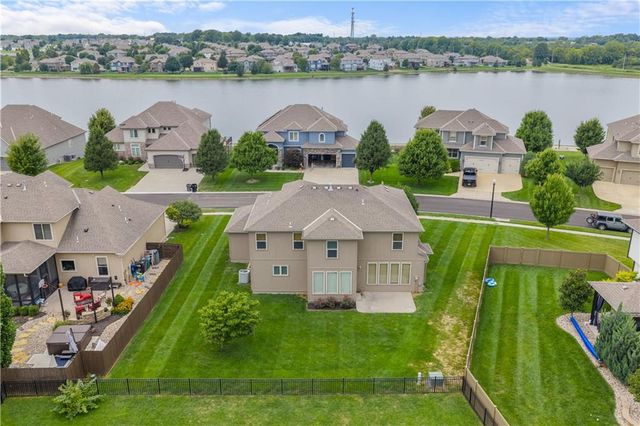 8804 SE 1st Street, Lee's Summit, MO 64064