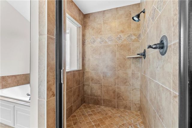 8804 SE 1st Street, Lee's Summit, MO 64064