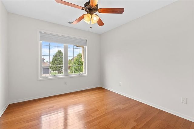 8804 SE 1st Street, Lee's Summit, MO 64064