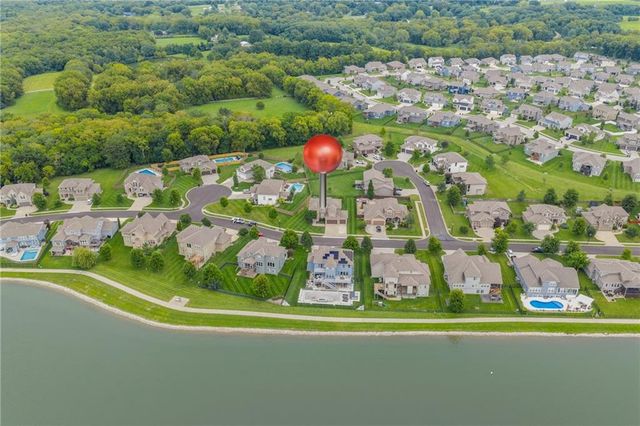 8804 SE 1st Street, Lee's Summit, MO 64064