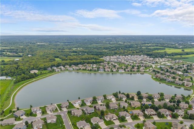 8804 SE 1st Street, Lee's Summit, MO 64064