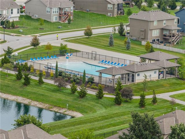 8804 SE 1st Street, Lee's Summit, MO 64064