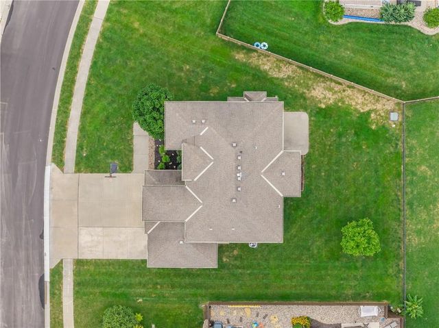 8804 SE 1st Street, Lee's Summit, MO 64064