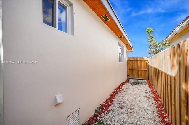 2760 NW 13th Ct, Fort Lauderdale, FL 33311