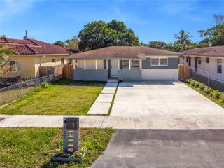 2760 NW 13th Ct, Fort Lauderdale, FL 33311