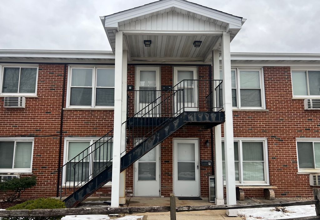 4340 Wilson Avenue 5, Downers Grove, IL 60515