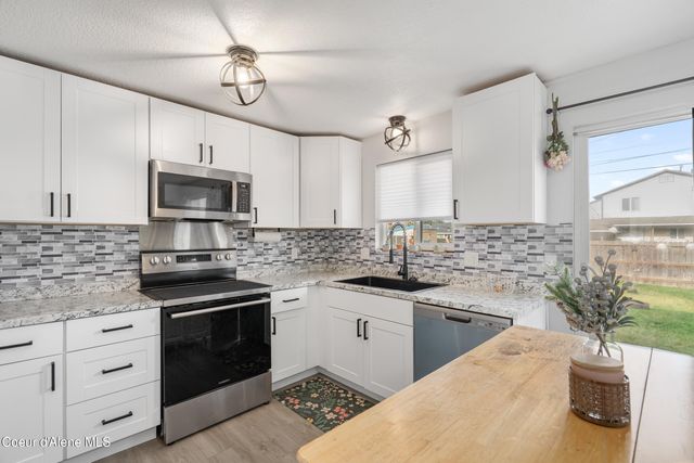 1609 E Park Ln, Post Falls, ID 83854