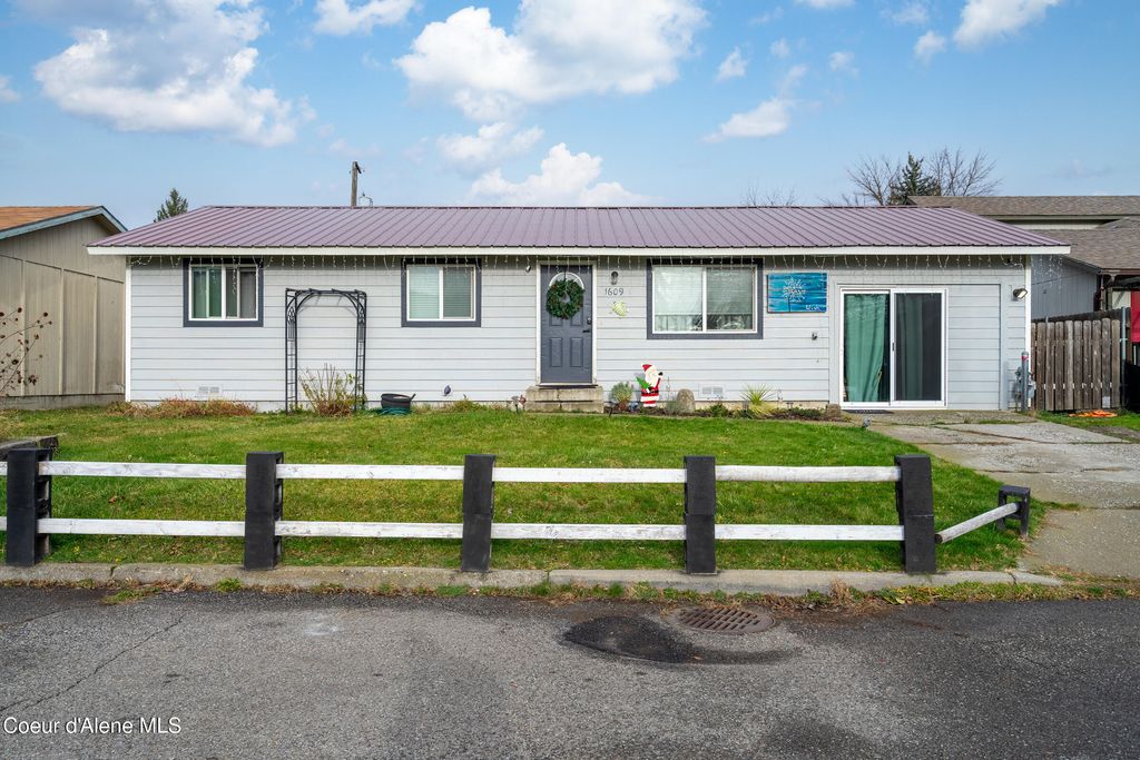1609 E Park Ln, Post Falls, ID 83854