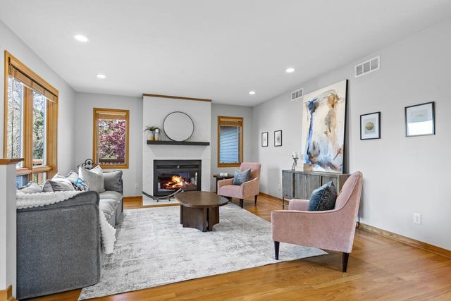 6315 Sequoia Circle, Eden Prairie, MN 55346