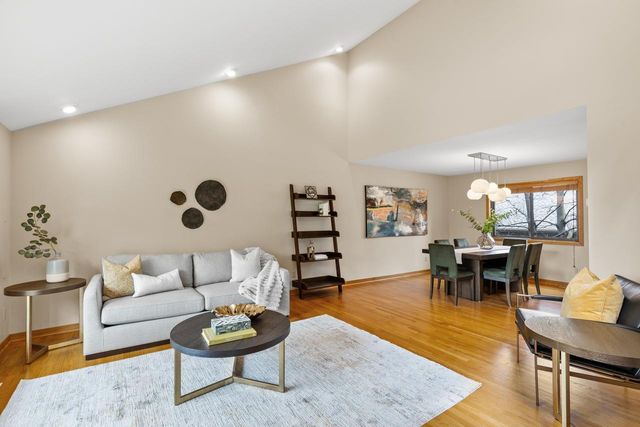6315 Sequoia Circle, Eden Prairie, MN 55346
