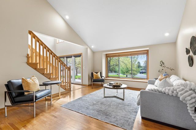 6315 Sequoia Circle, Eden Prairie, MN 55346
