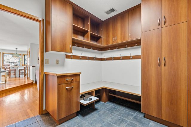 6315 Sequoia Circle, Eden Prairie, MN 55346