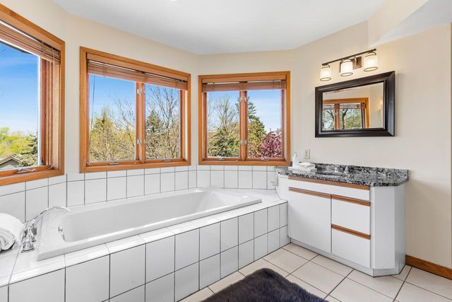 6315 Sequoia Circle, Eden Prairie, MN 55346