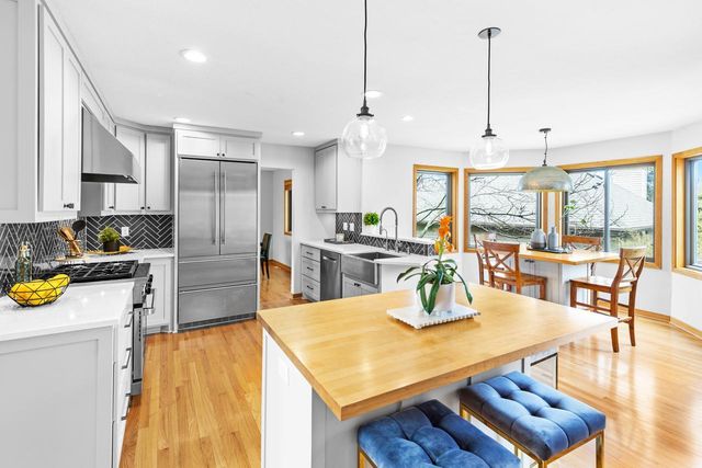 6315 Sequoia Circle, Eden Prairie, MN 55346