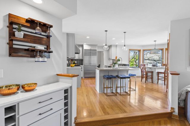 6315 Sequoia Circle, Eden Prairie, MN 55346