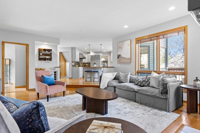 6315 Sequoia Circle, Eden Prairie, MN 55346